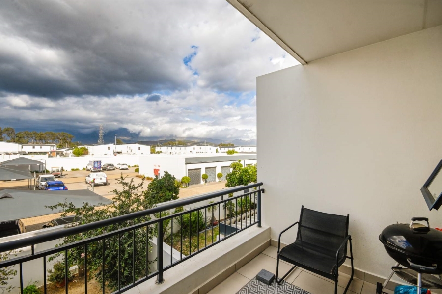 To Let 3 Bedroom Property for Rent in De Velde Western Cape
